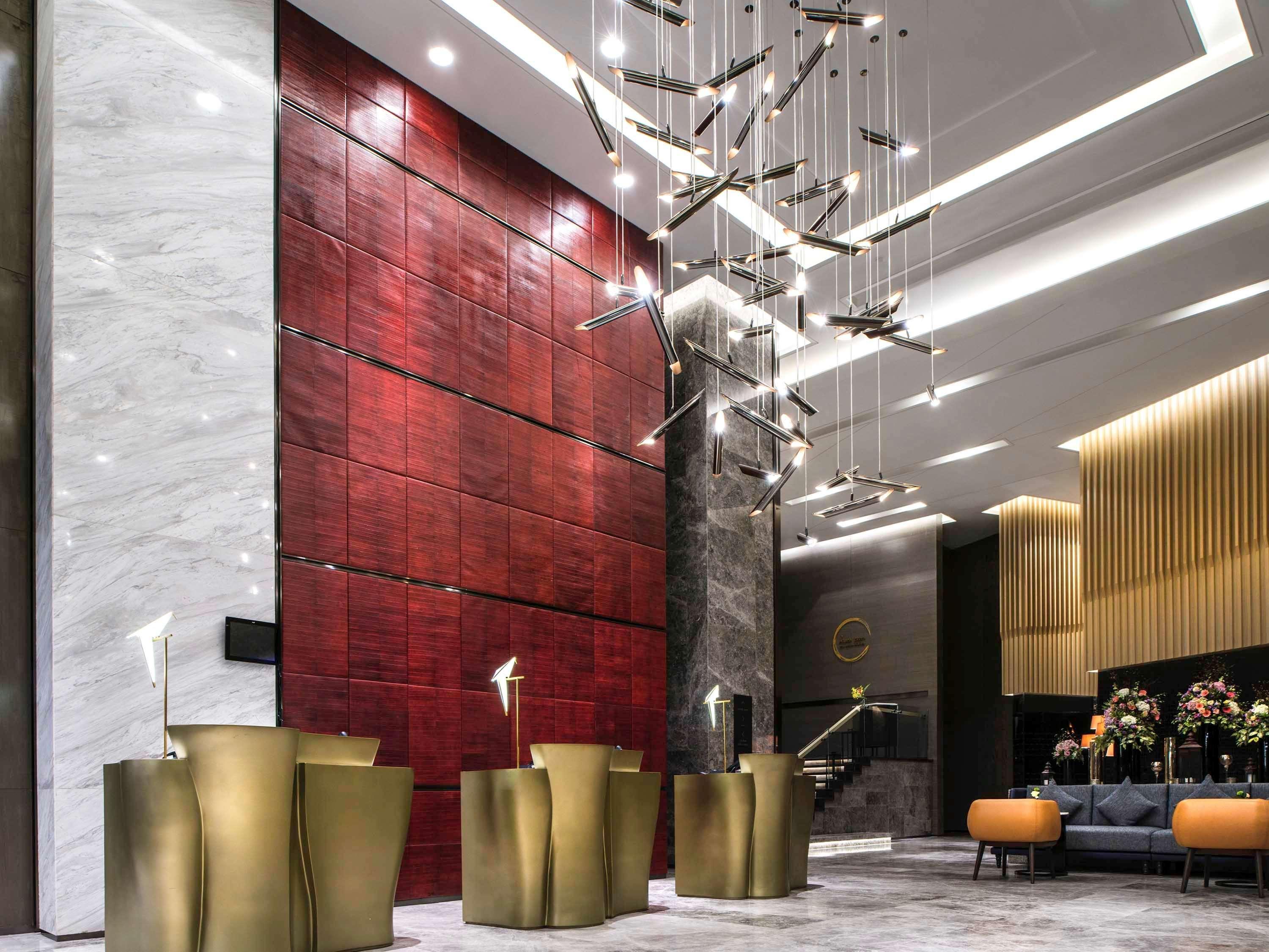 Hotel Sofitel Kuala Lumpur Damansara Esterno foto The lobby of the hotel