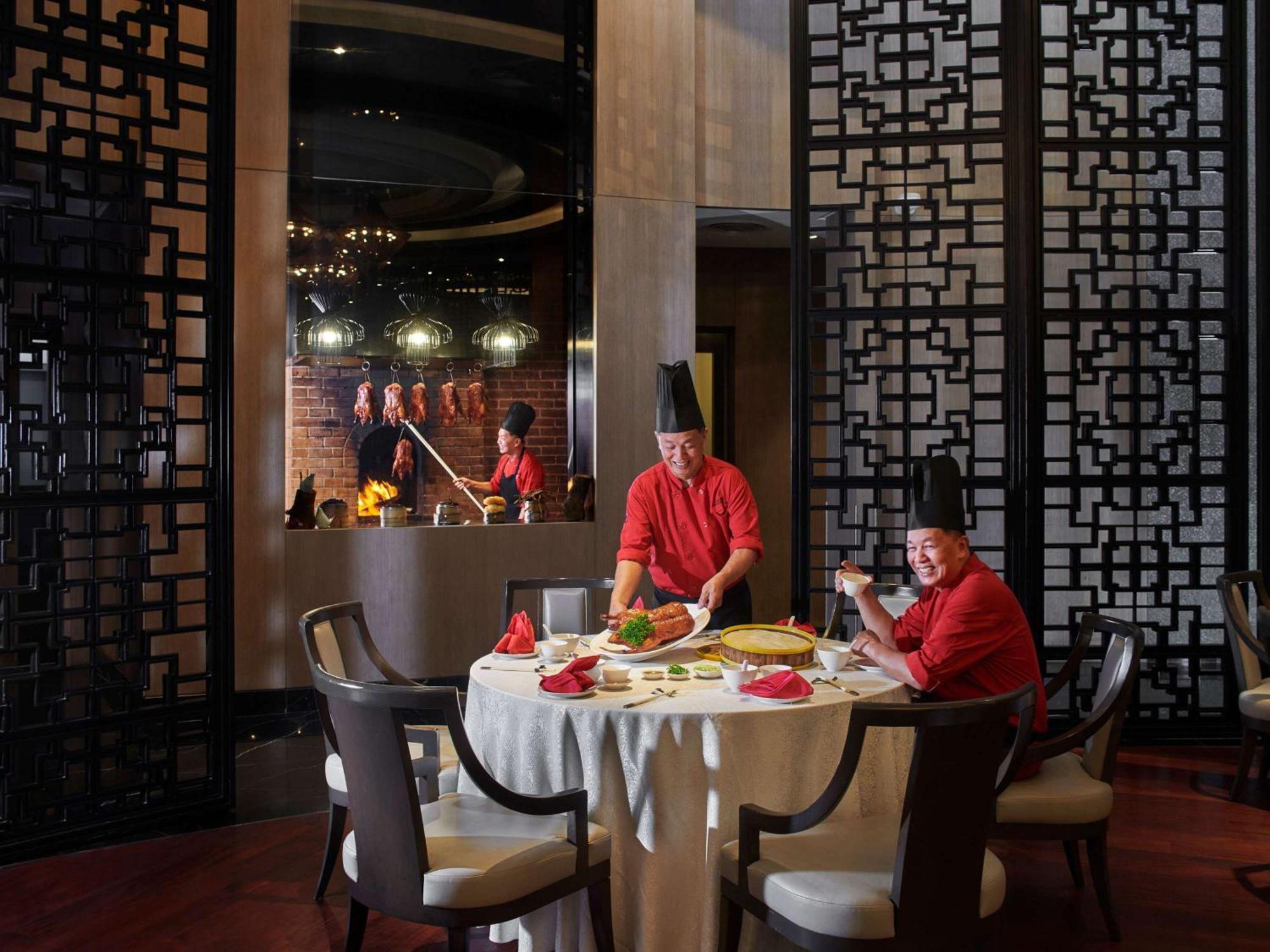 Hotel Sofitel Kuala Lumpur Damansara Esterno foto Chef's Table at the Shangri-La Hotel, Kuala Lumpur