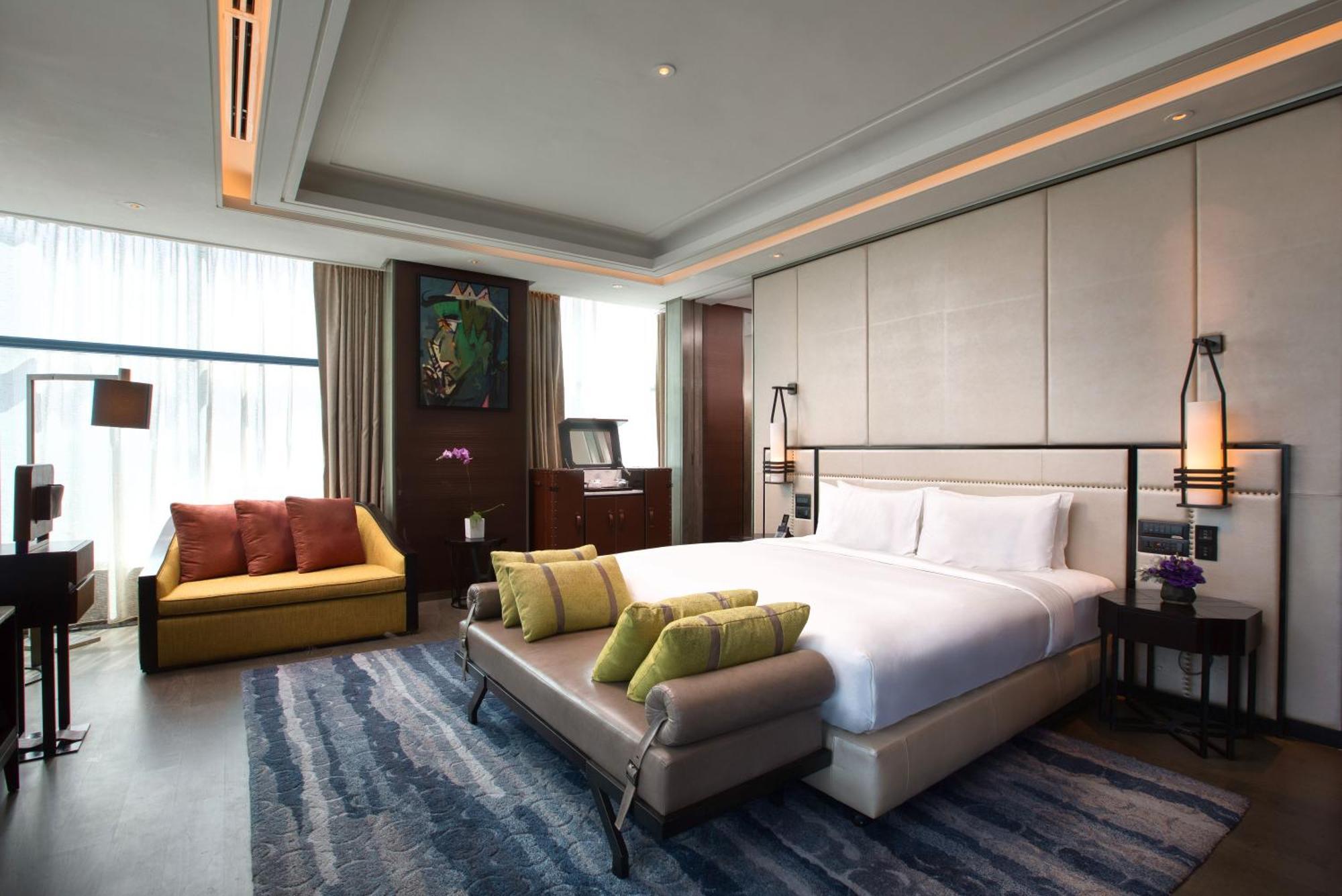 Hotel Sofitel Kuala Lumpur Damansara Esterno foto A bedroom at the hotel