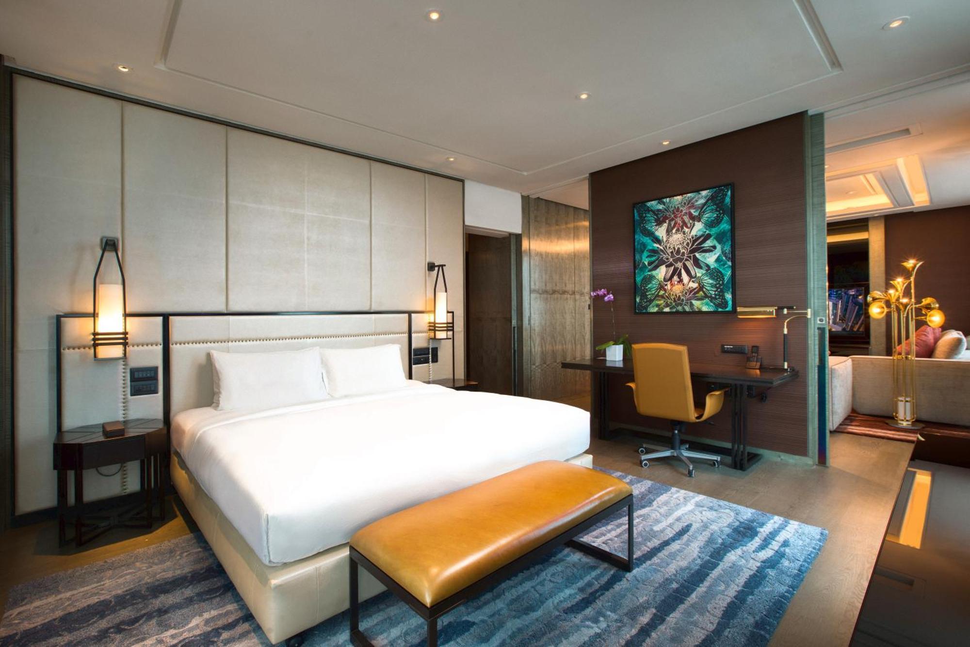 Hotel Sofitel Kuala Lumpur Damansara Esterno foto A bedroom at the hotel