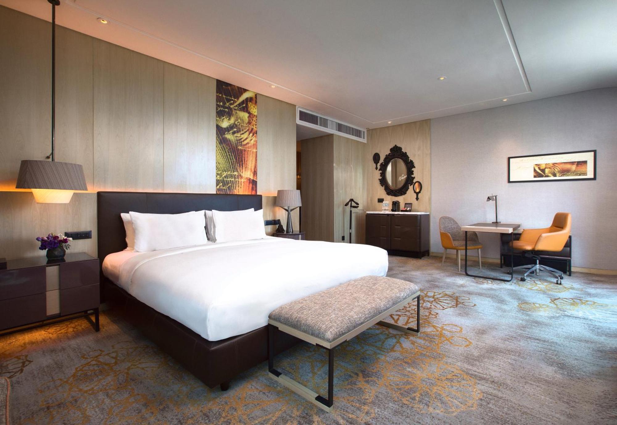 Hotel Sofitel Kuala Lumpur Damansara Esterno foto Deluxe Suite