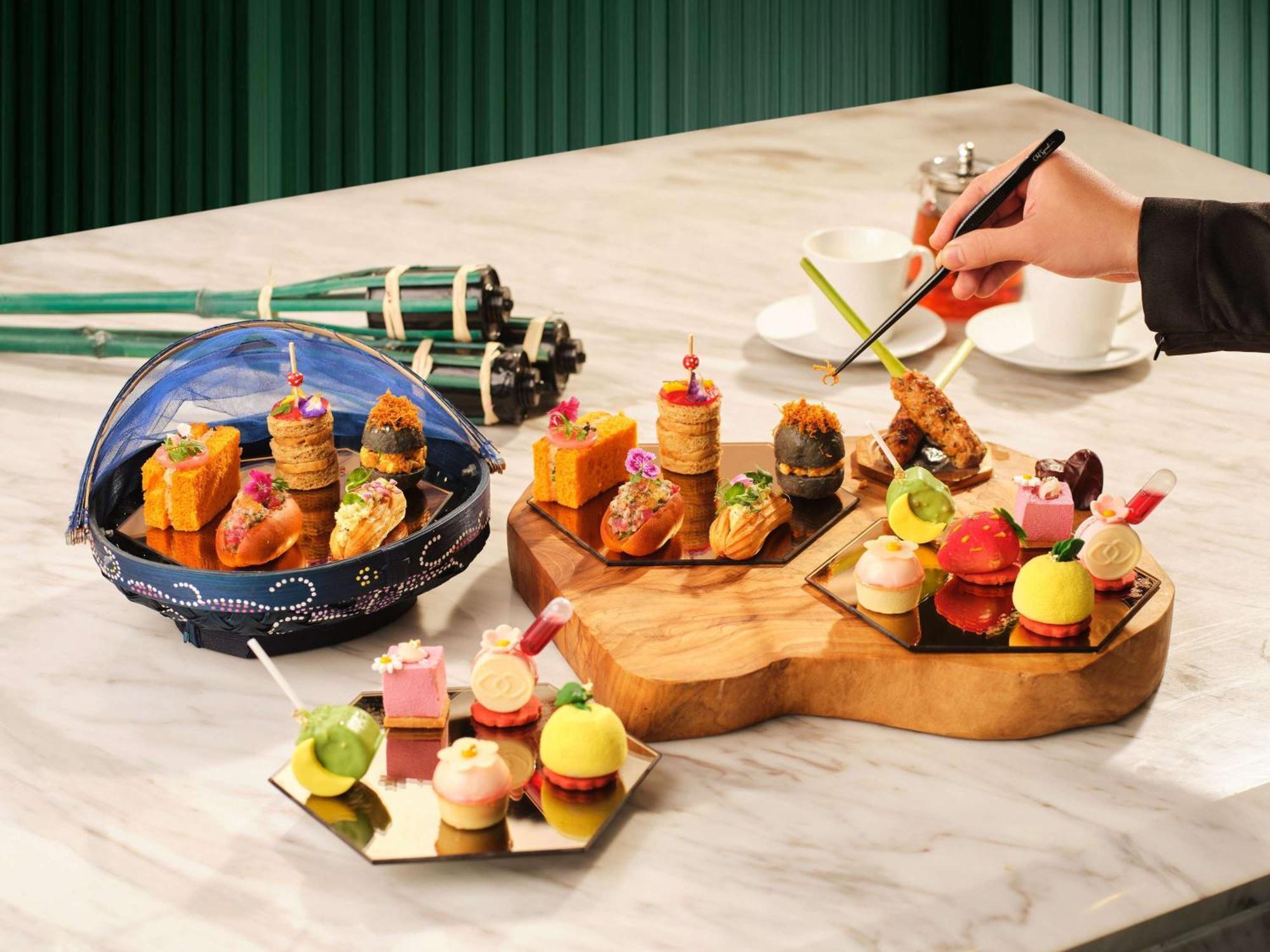 Hotel Sofitel Kuala Lumpur Damansara Esterno foto A selection of canapés