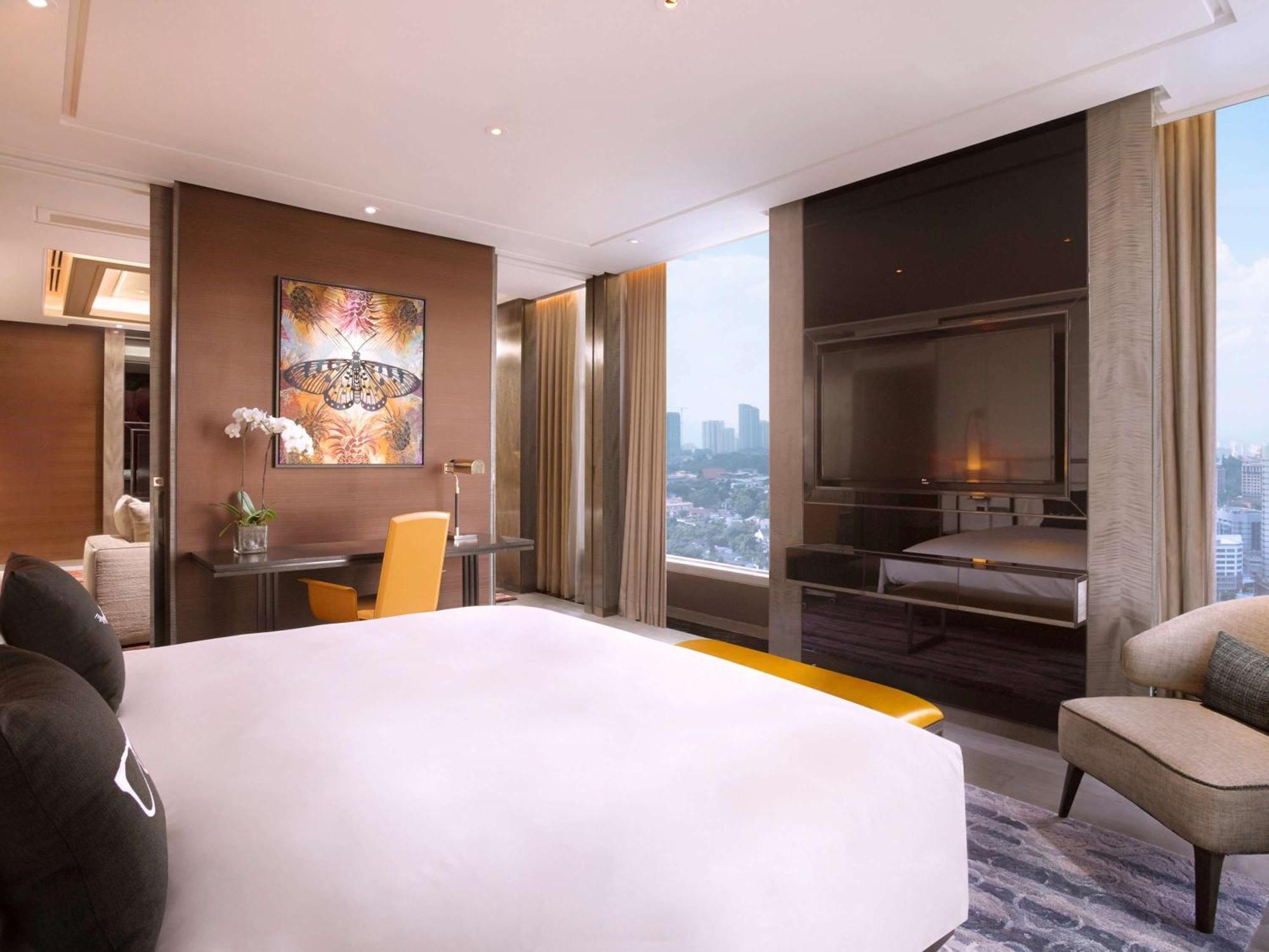Hotel Sofitel Kuala Lumpur Damansara Esterno foto A bedroom at the hotel