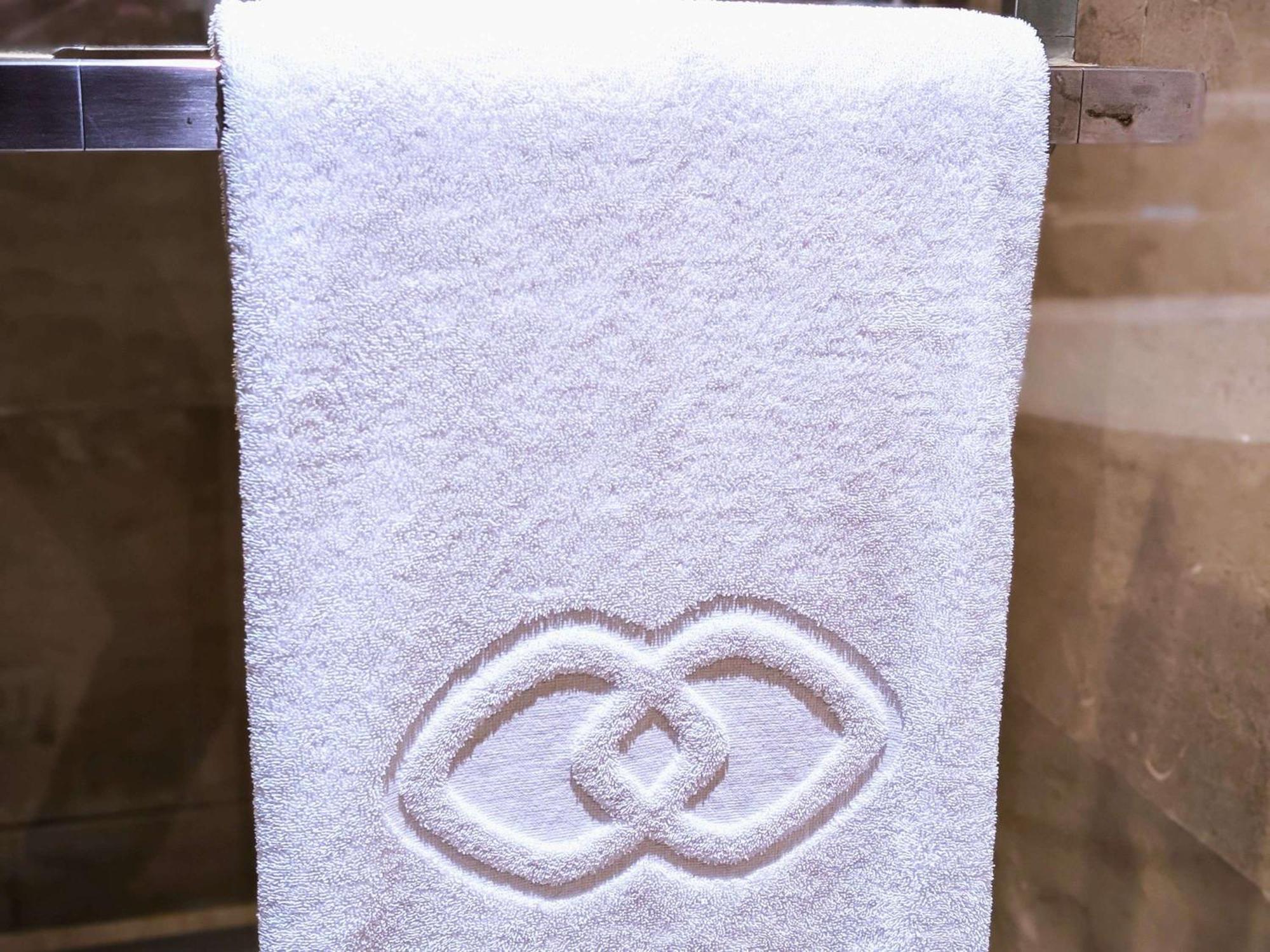 Hotel Sofitel Kuala Lumpur Damansara Esterno foto A towel